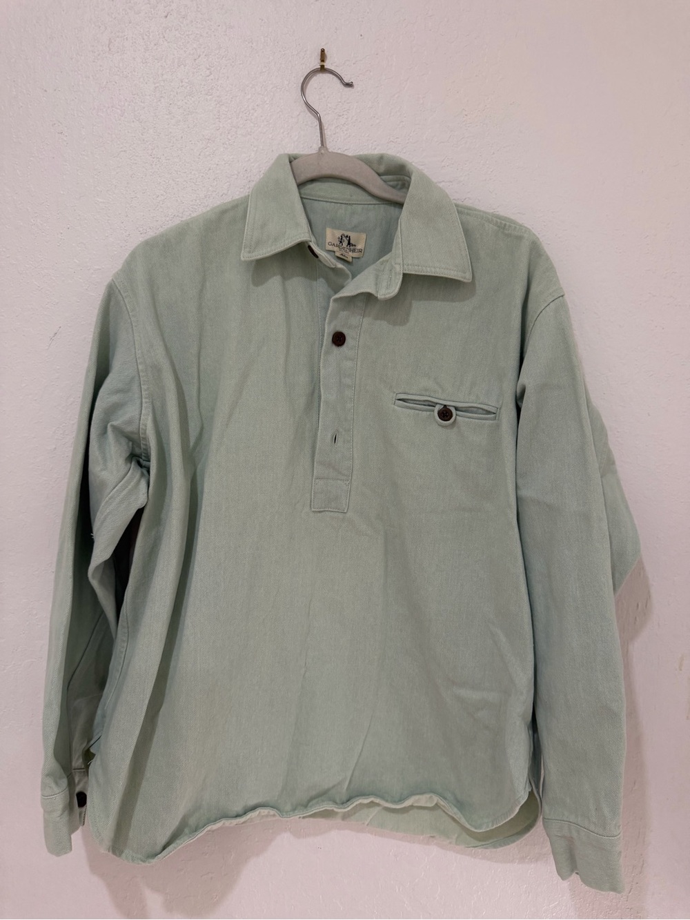 Women’s Light Green Long-Sleeve Pullover Shirt